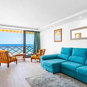https://neptuno-ocean-front-suite.in-canary-islands.com